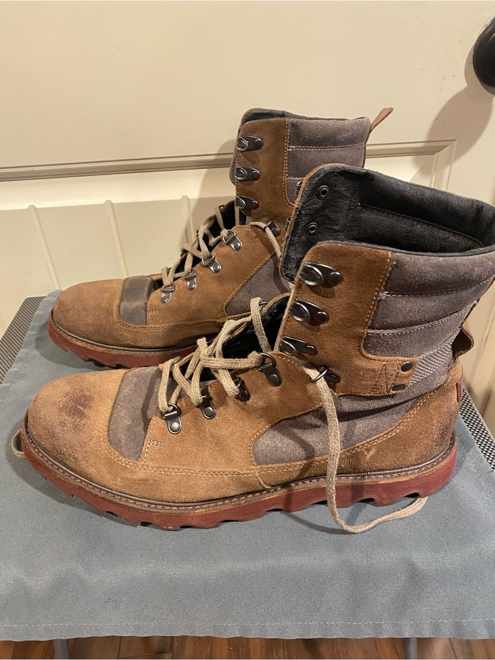 Sorel - Men's Brown Suede Hiking Boots